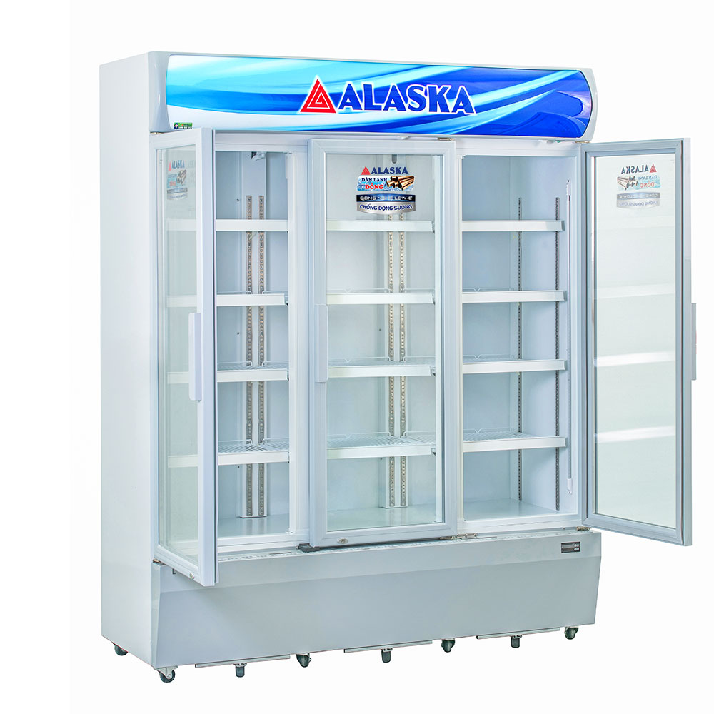 Hệ thống 12 kệ chứa siêu rộng và khả năng làm lạnh tuyệt vời trên tủ mát 3 cánh Alaska LC-1200C3